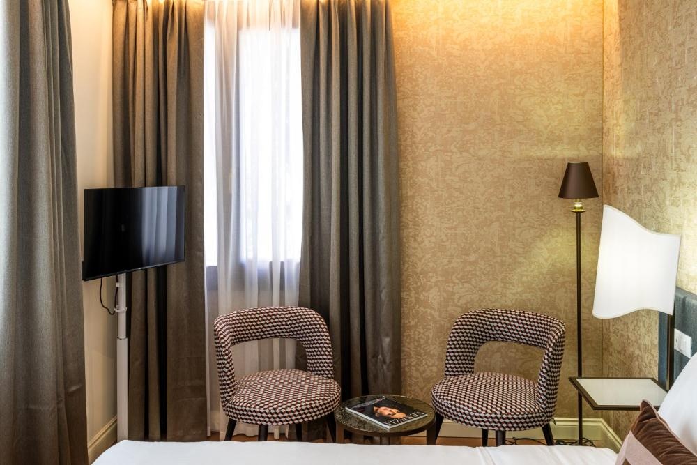 Room image 3
