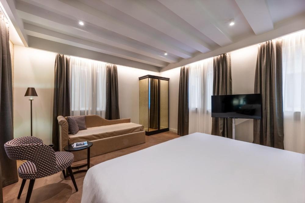 Room image 3