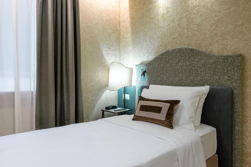 Room image 3